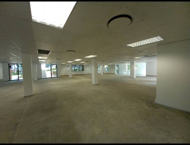 674M² OFFICE TO LET IN BRYANSTON